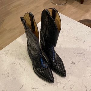 Ladies Justin cowboy boots